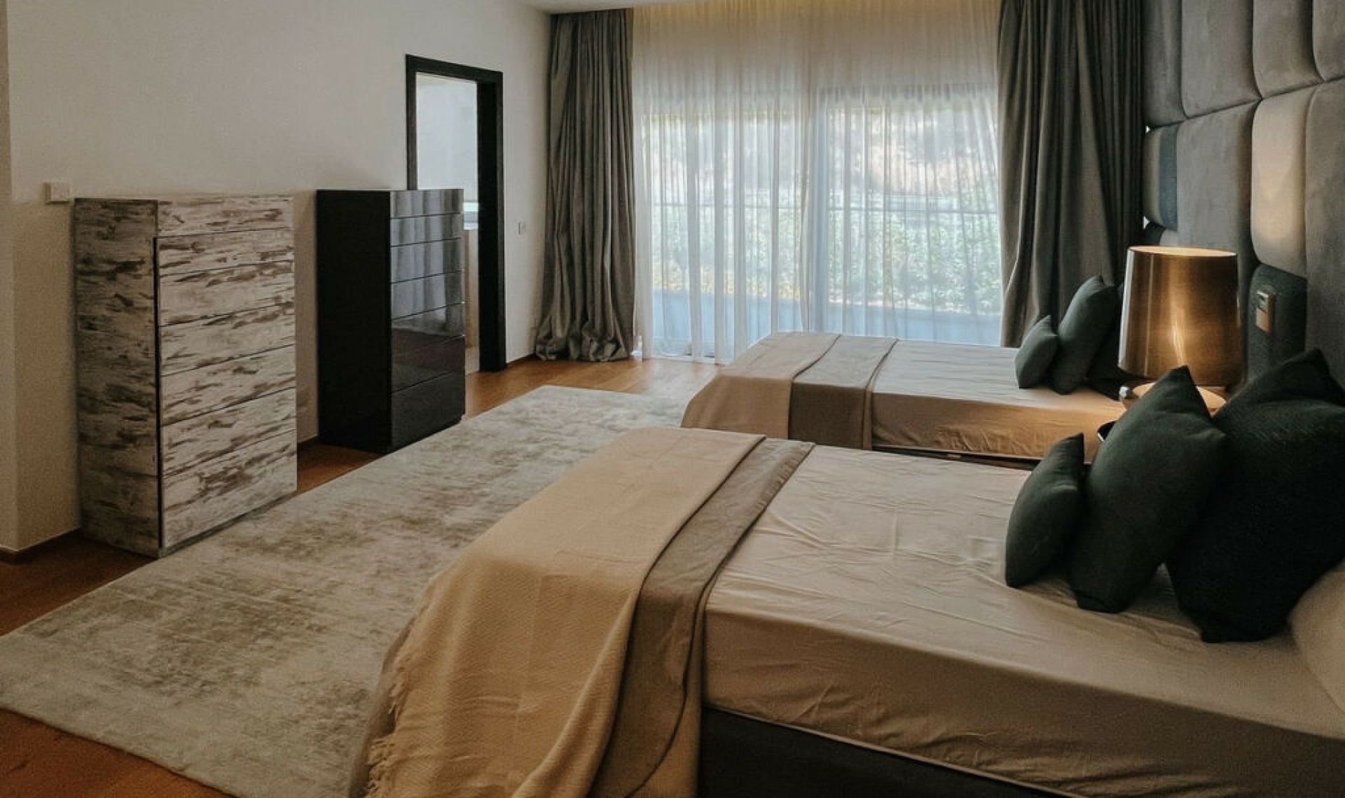 Resale - House -
Sierra Blanca