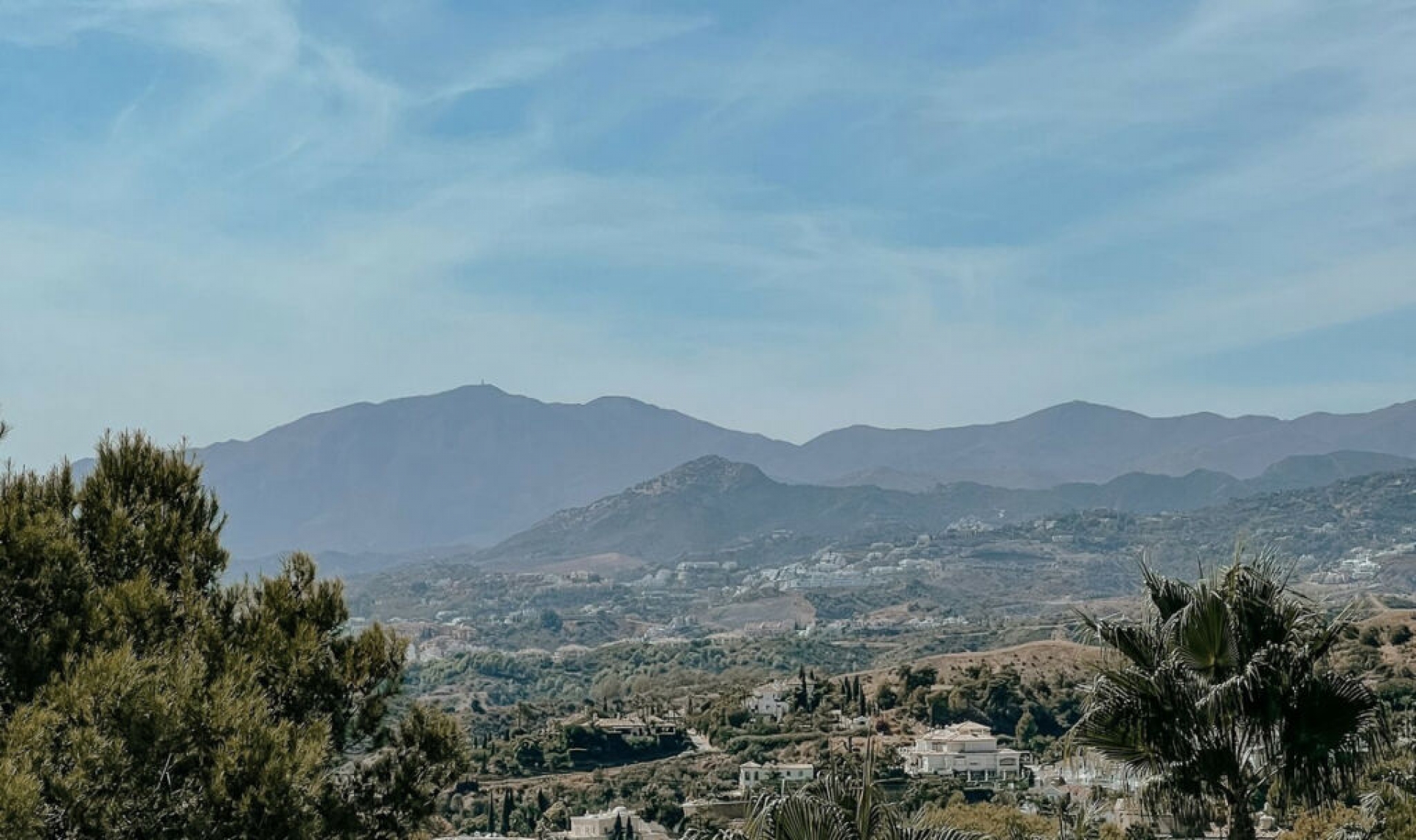 Resale - House -
Sierra Blanca