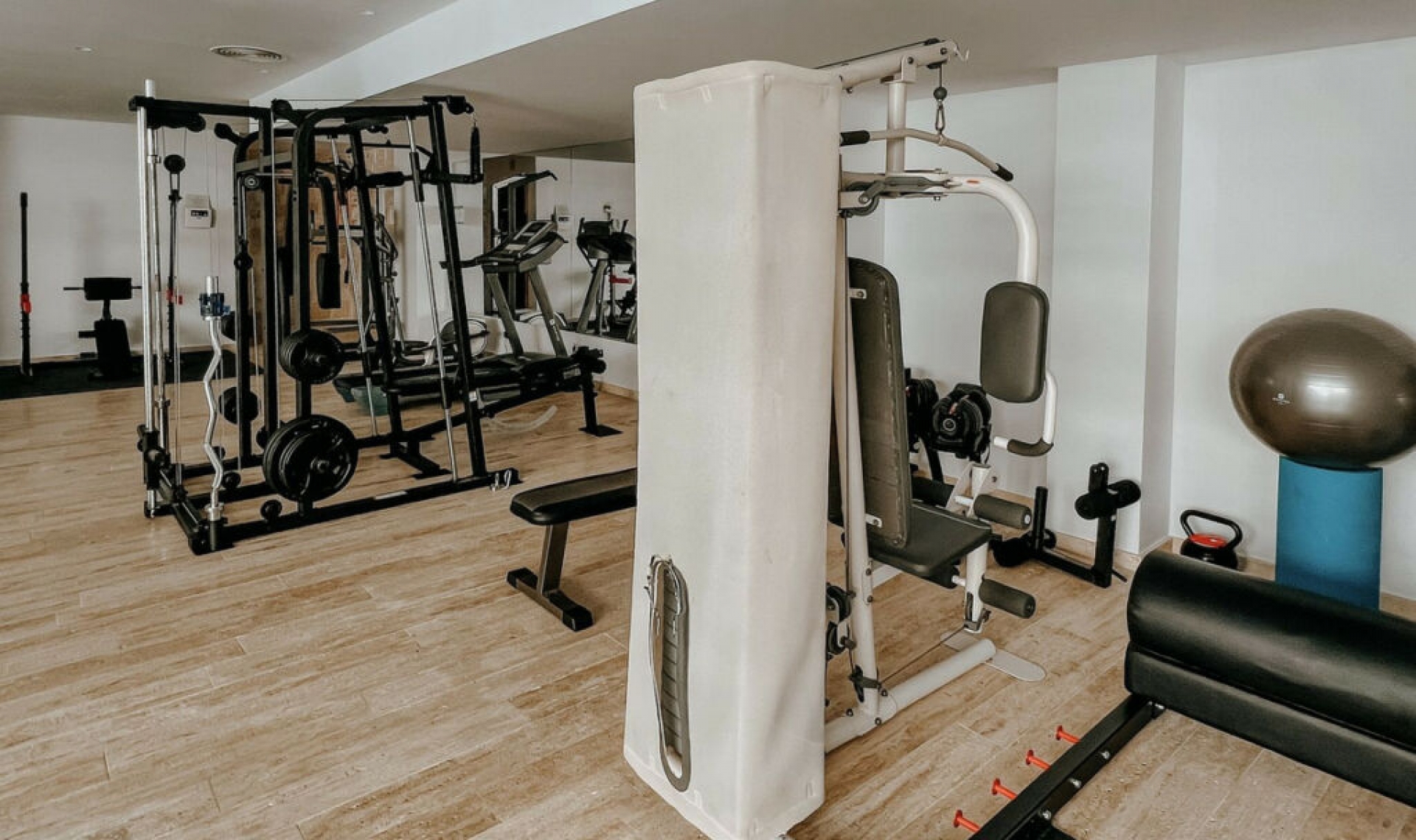 Resale - House -
Sierra Blanca