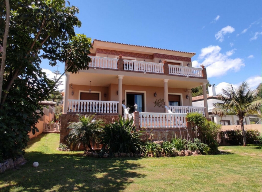 Resale - House -
Sierrezuela