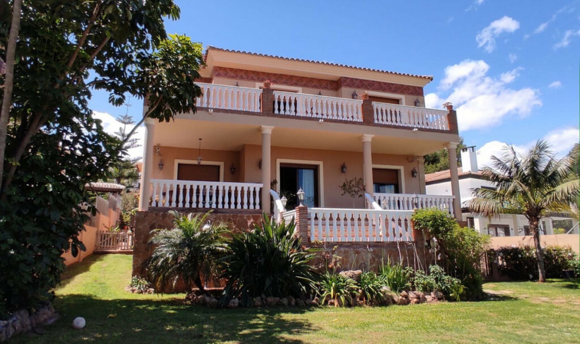 Resale - House -
Sierrezuela