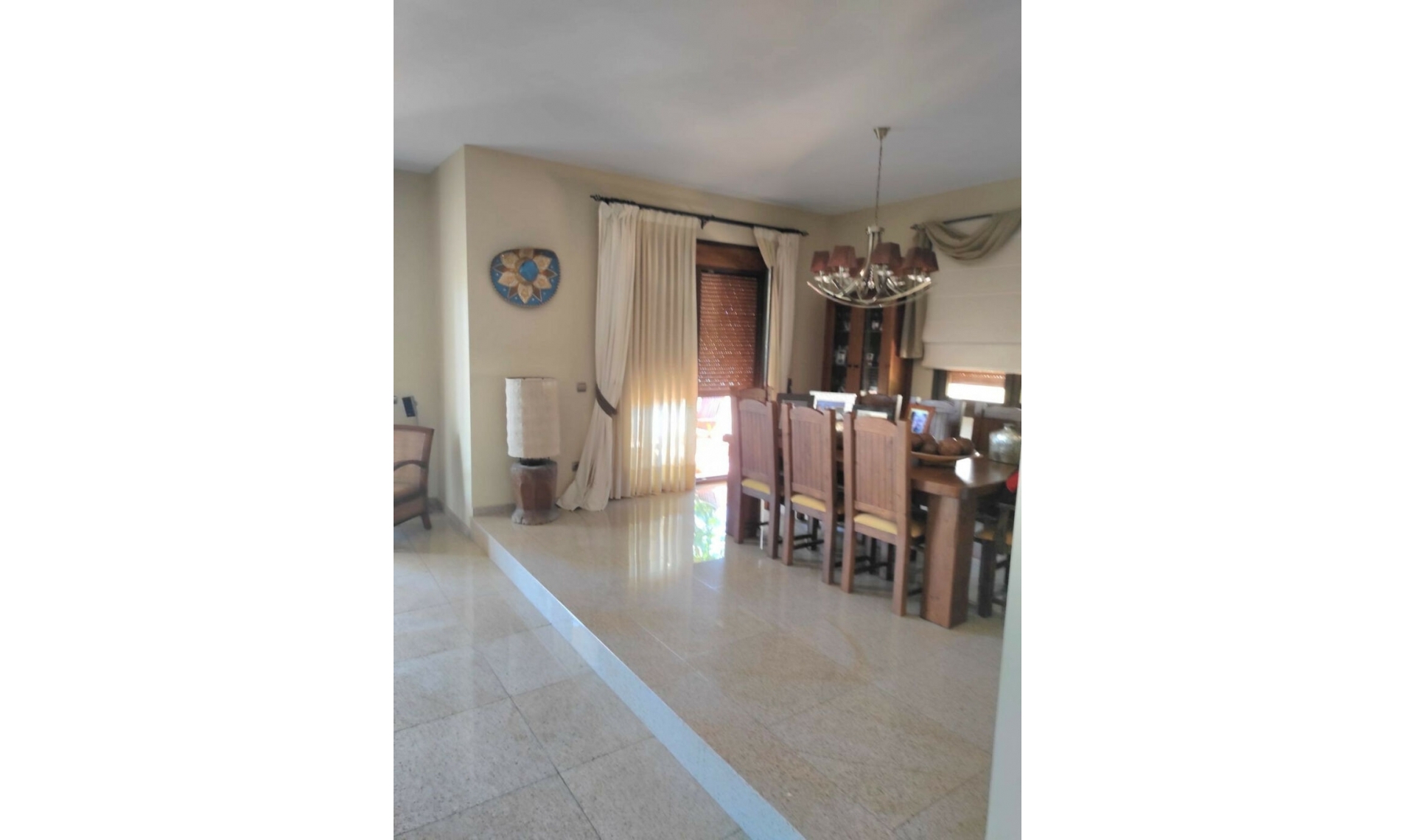 Resale - House -
Sierrezuela