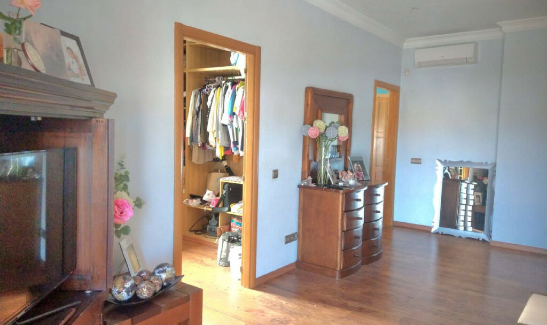 Resale - House -
Sierrezuela