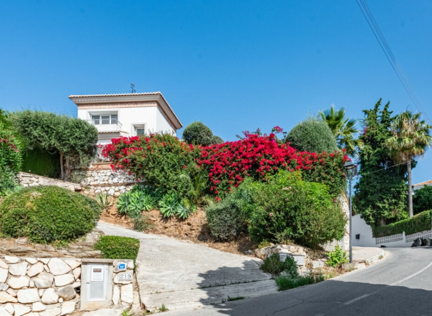 Resale - House -
Sierrezuela
