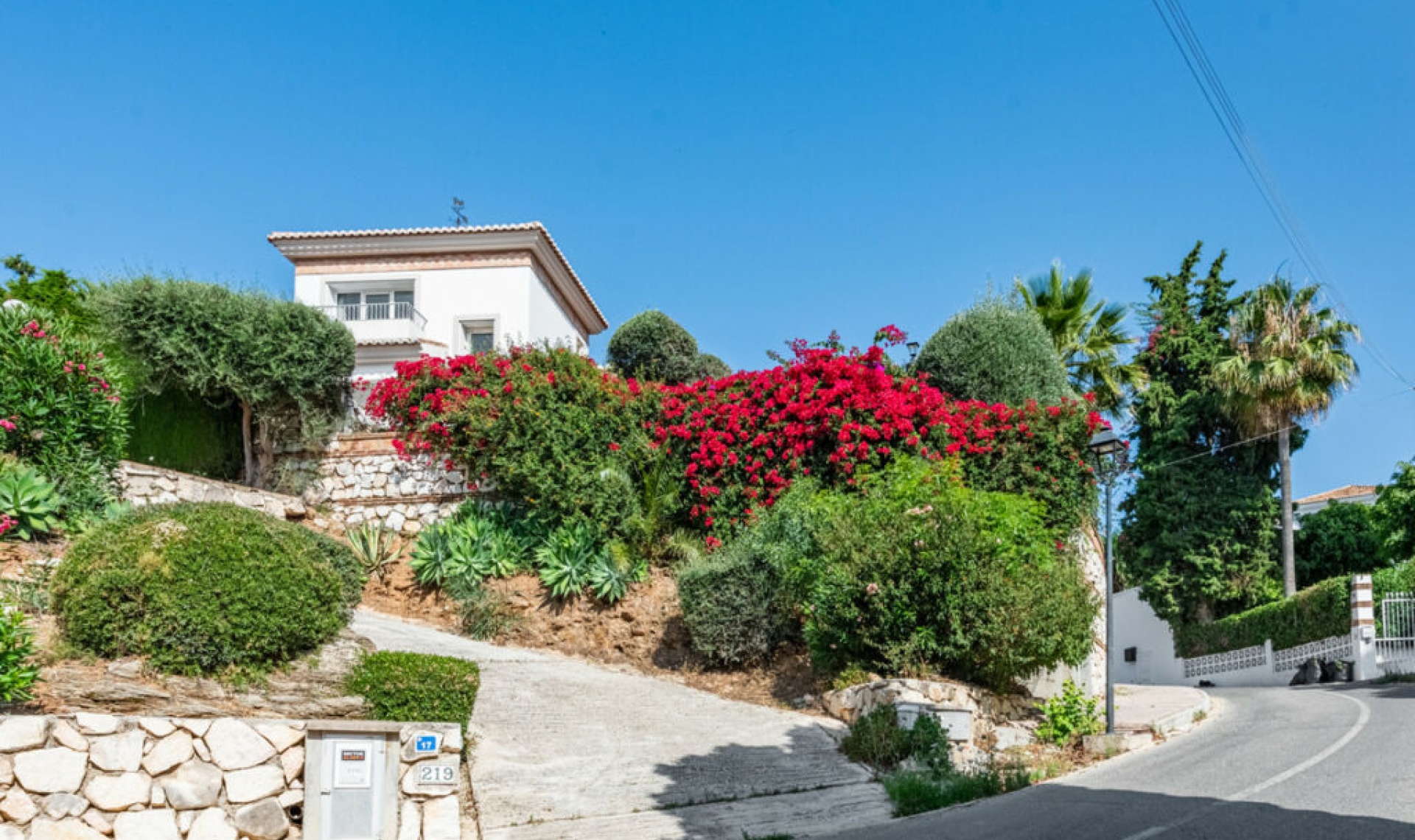 Resale - House -
Sierrezuela