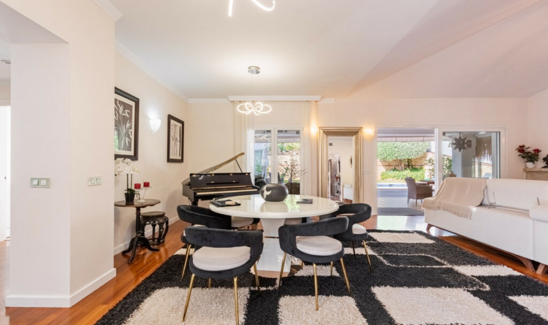 Resale - House -
Sierrezuela
