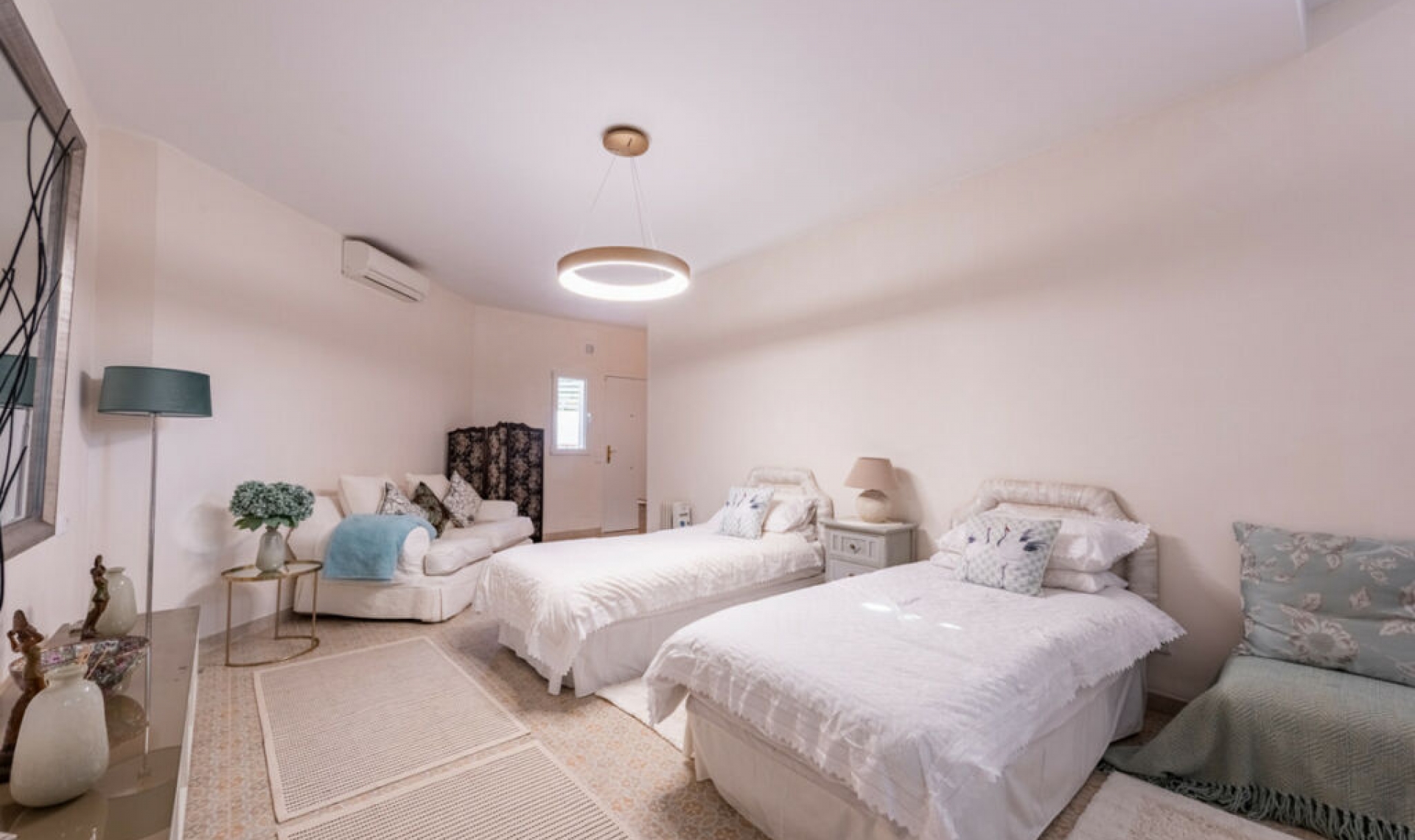 Resale - House -
Sierrezuela