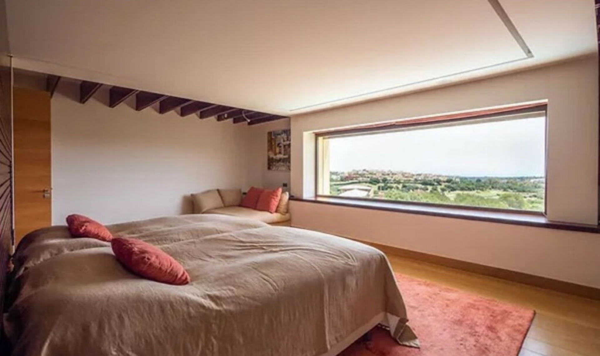Resale - House -
Sotogrande Alto