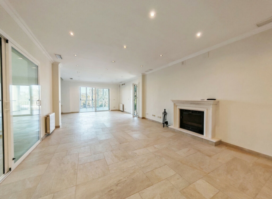 Resale - House -
Sotogrande Alto