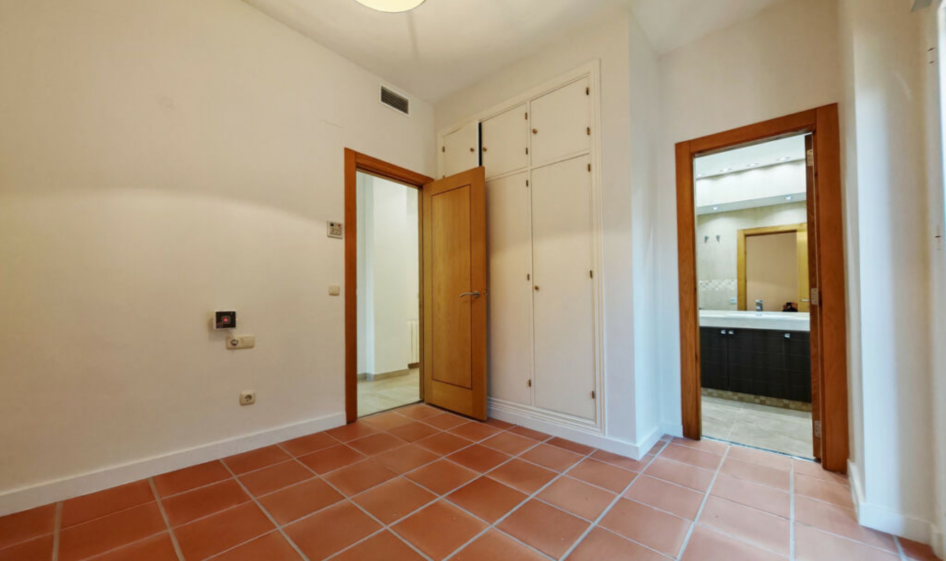 Resale - House -
Sotogrande Alto