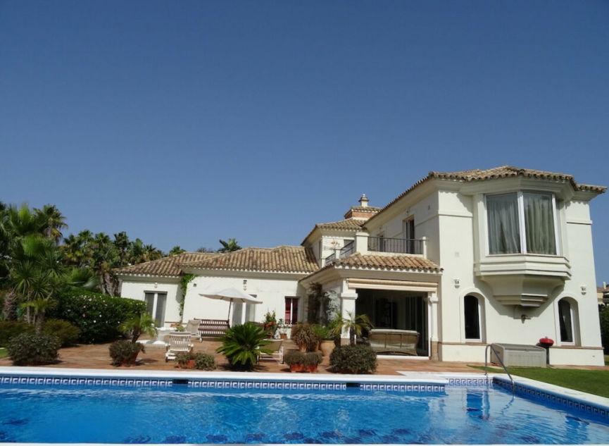 Resale - House -
Sotogrande Alto