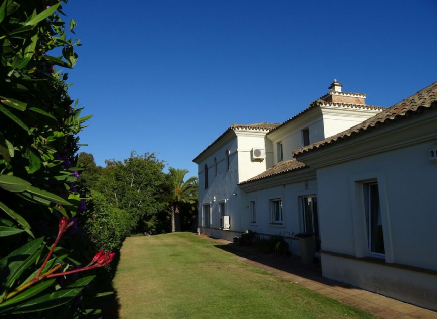 Resale - House -
Sotogrande Alto