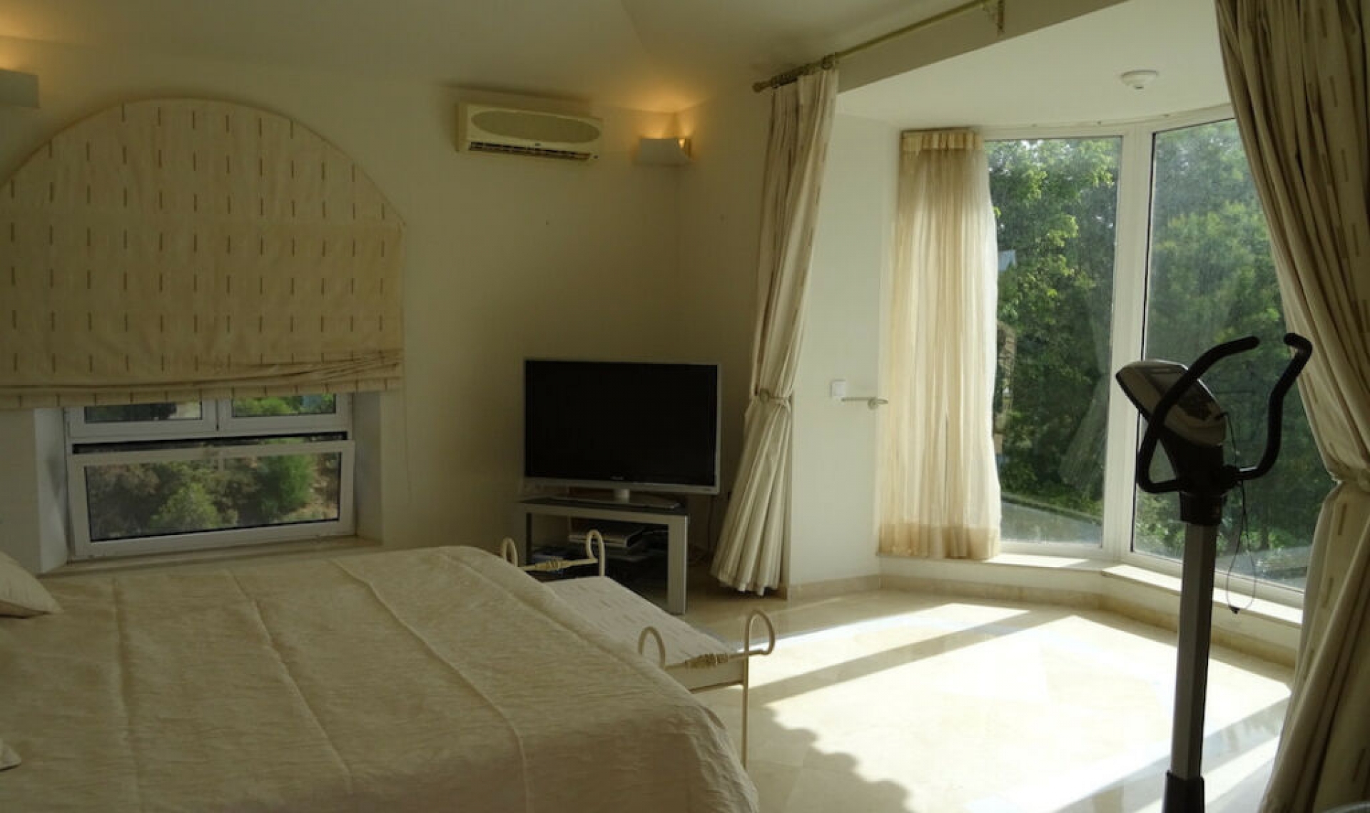 Resale - House -
Sotogrande Alto