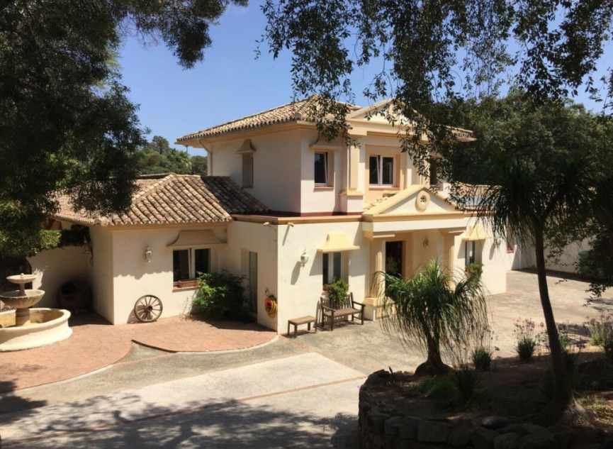 Resale - House -
Sotogrande Alto