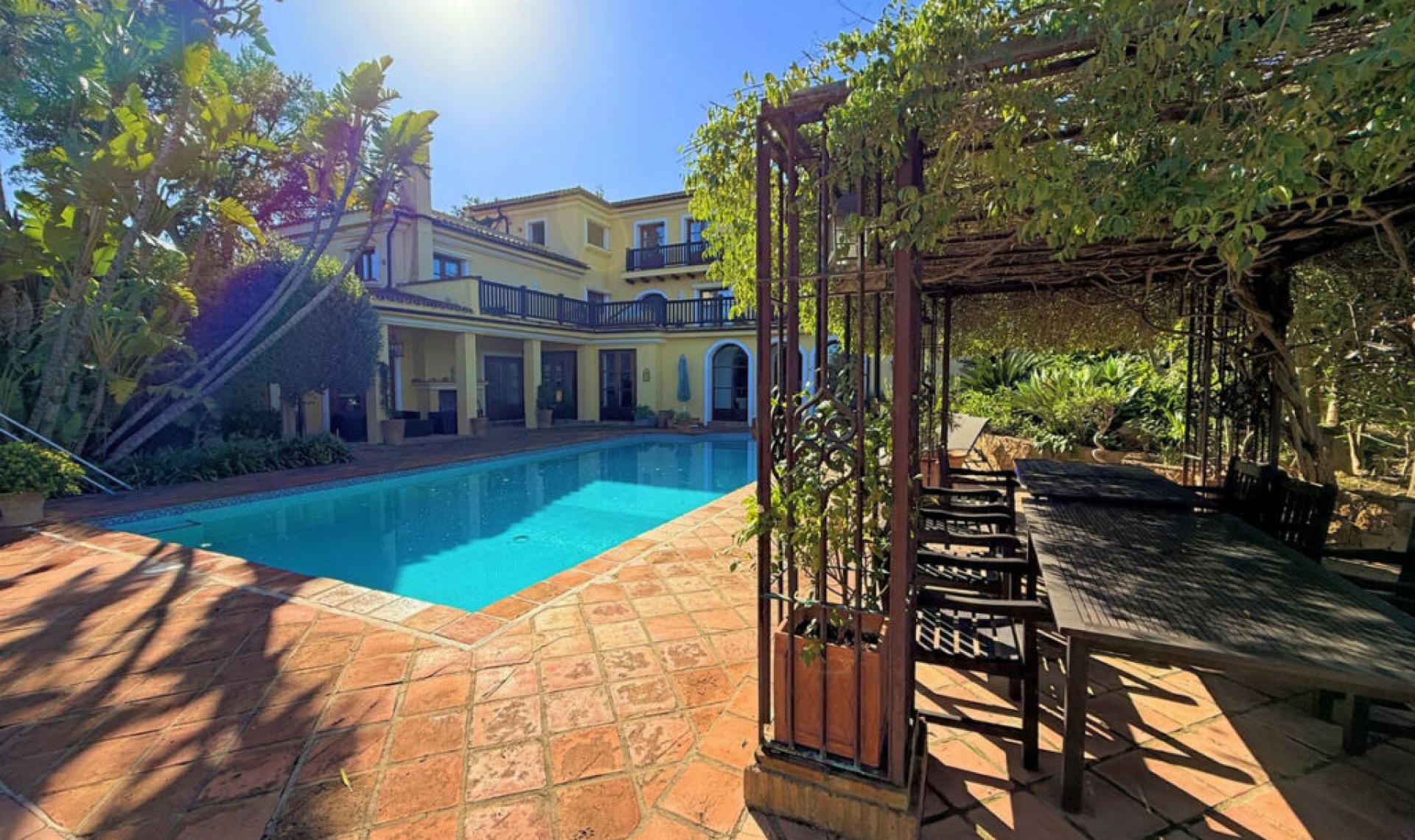 Resale - House -
Sotogrande Alto