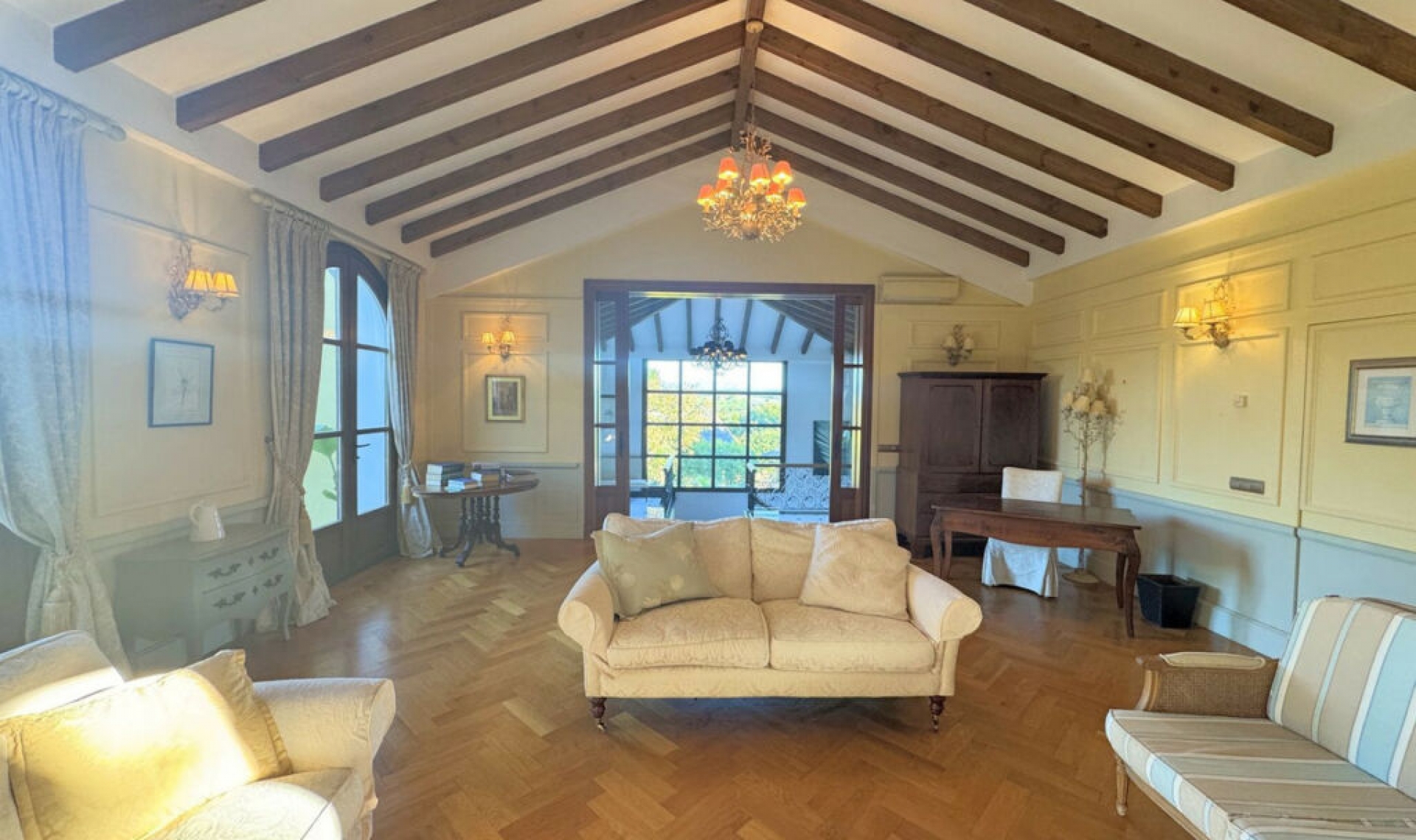 Resale - House -
Sotogrande Alto