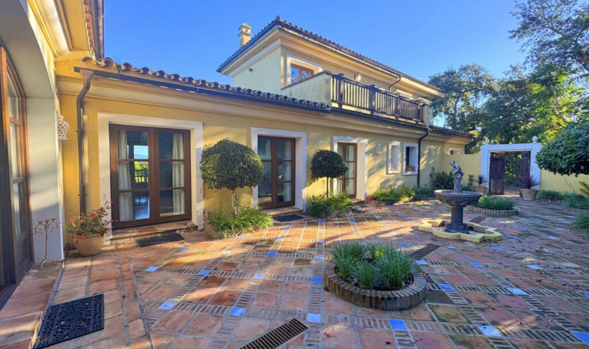 Resale - House -
Sotogrande Alto