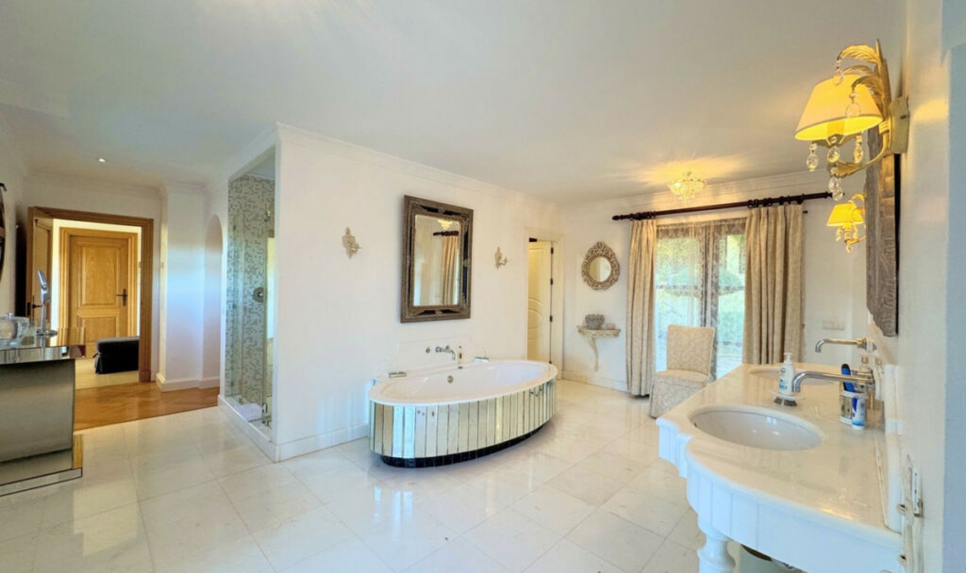 Resale - House -
Sotogrande Alto