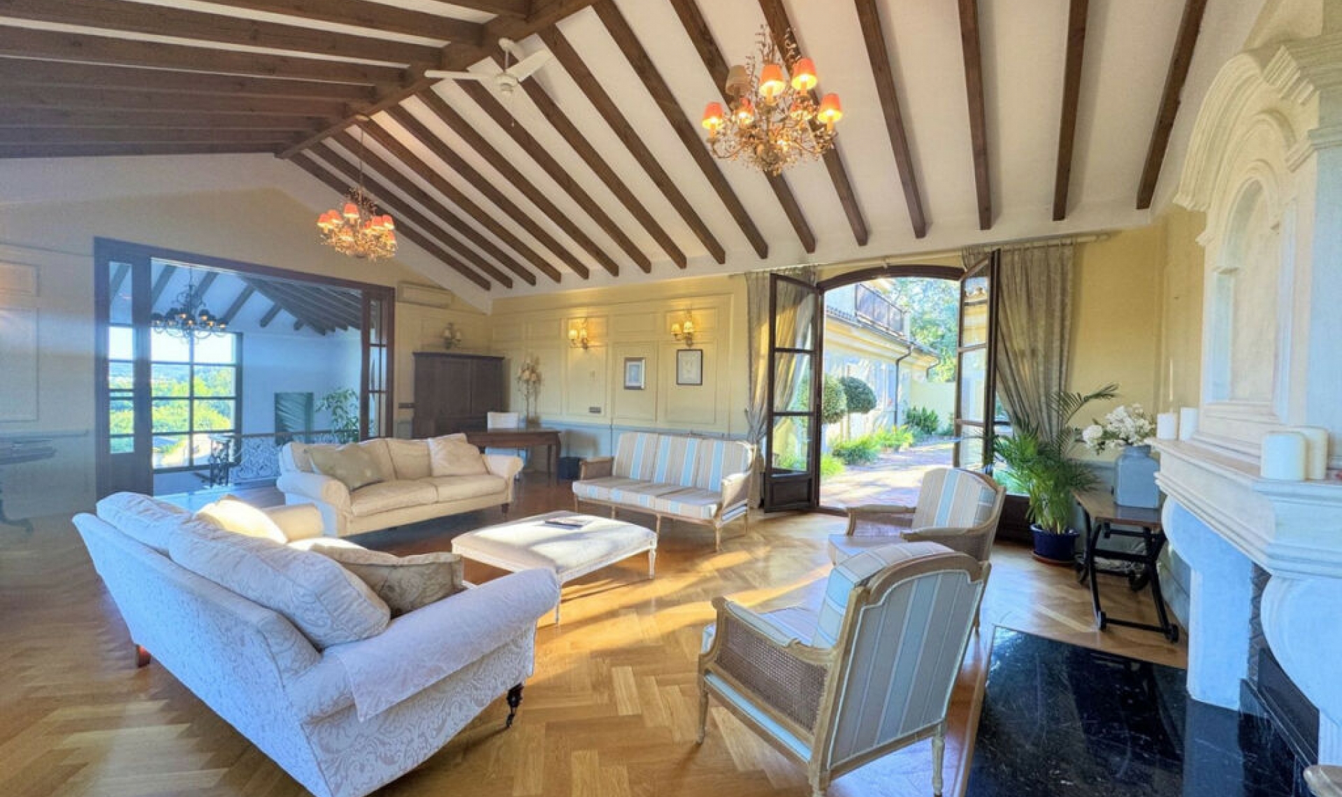 Resale - House -
Sotogrande Alto