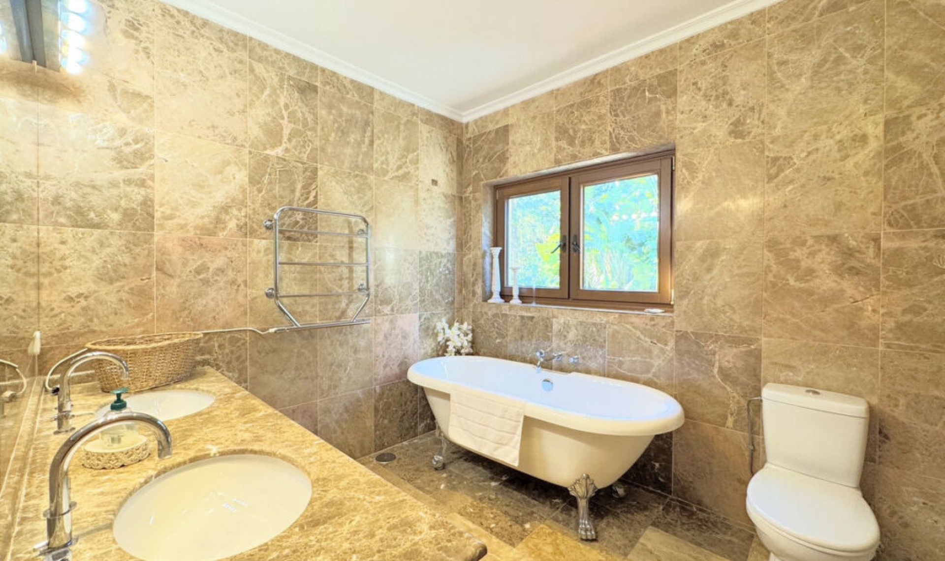 Resale - House -
Sotogrande Alto