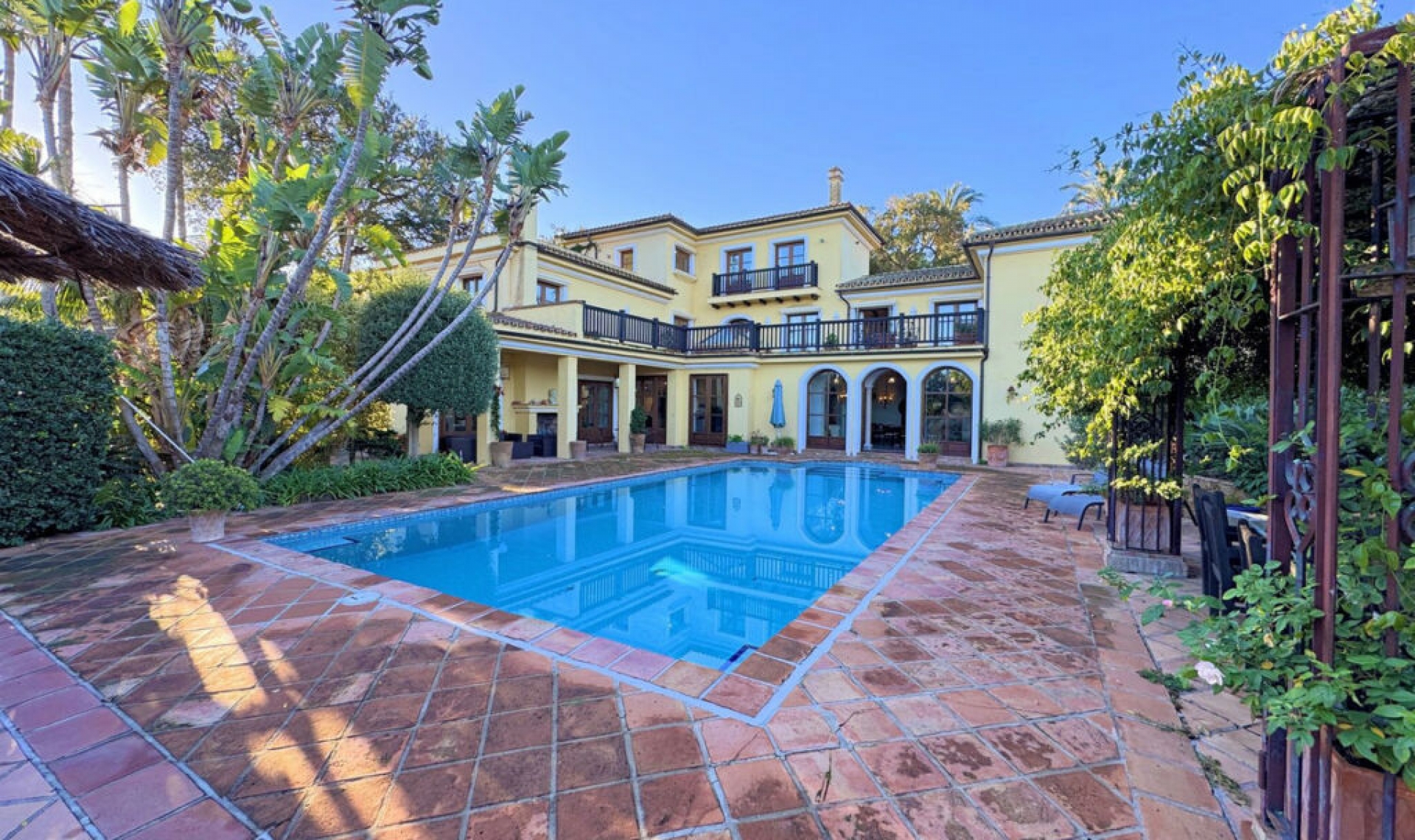 Resale - House -
Sotogrande Alto