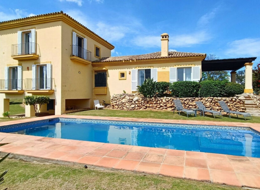 Resale - House -
Sotogrande Alto
