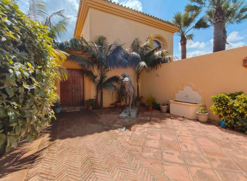 Resale - House -
Sotogrande Alto