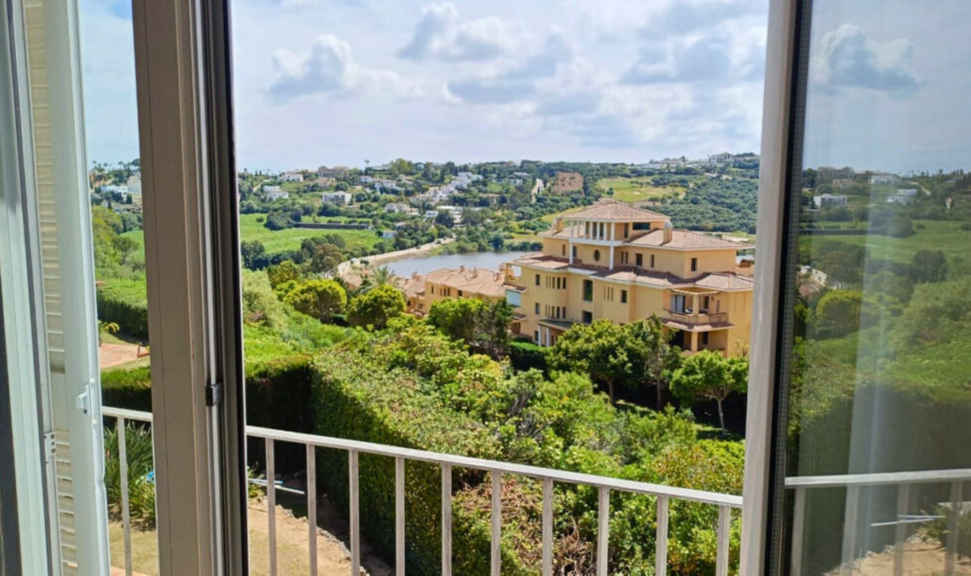 Resale - House -
Sotogrande Alto