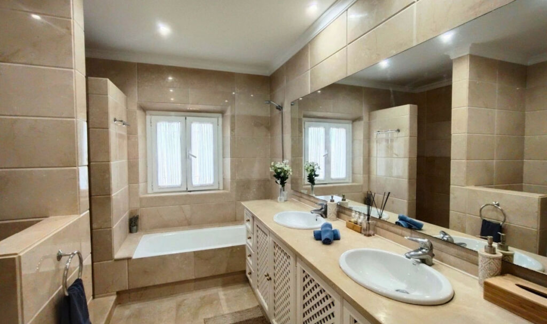 Resale - House -
Sotogrande Alto