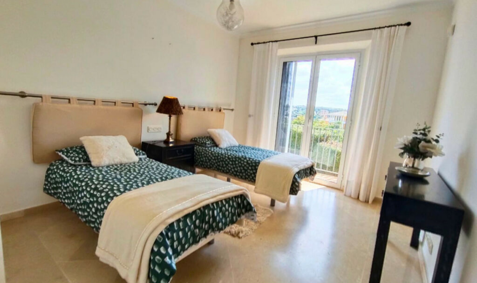 Resale - House -
Sotogrande Alto