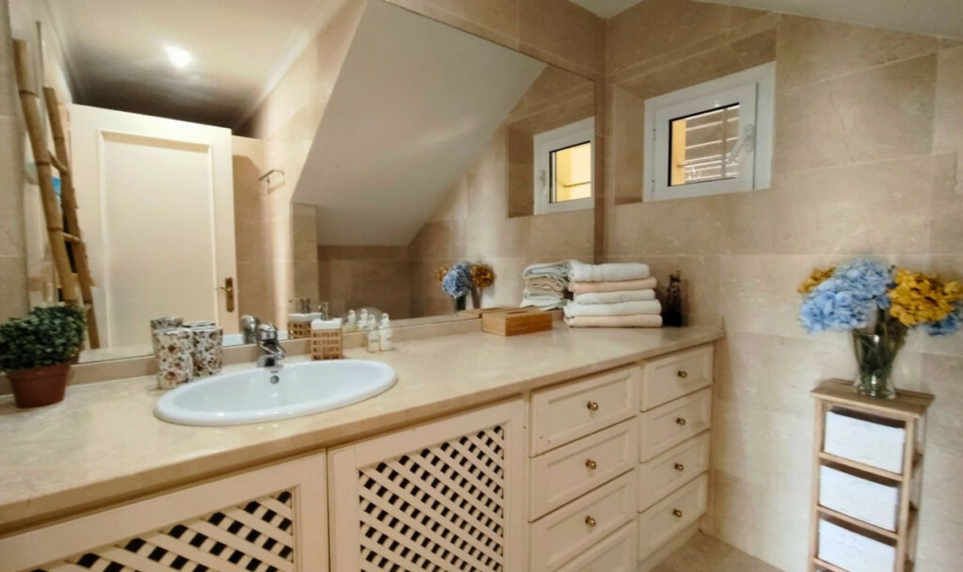 Resale - House -
Sotogrande Alto