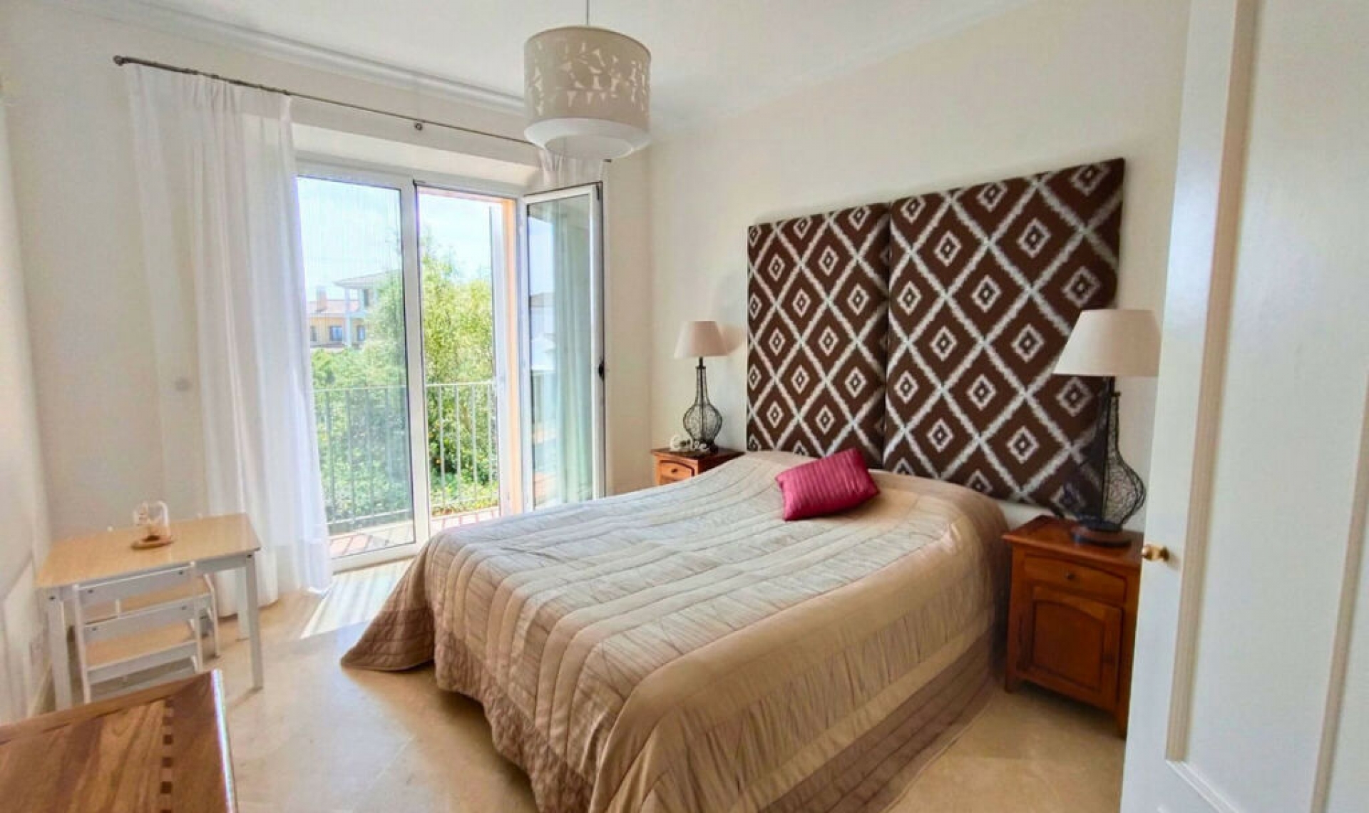 Resale - House -
Sotogrande Alto