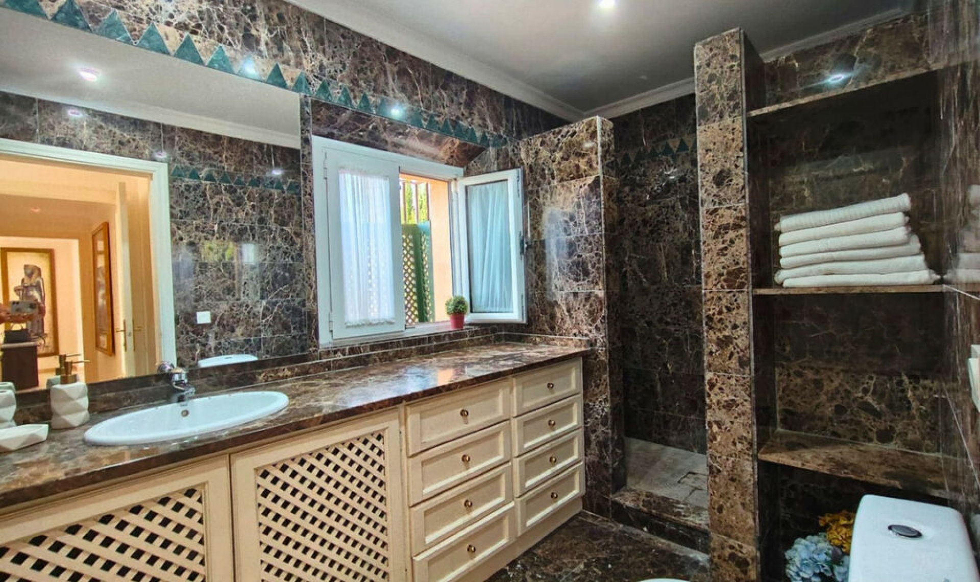 Resale - House -
Sotogrande Alto