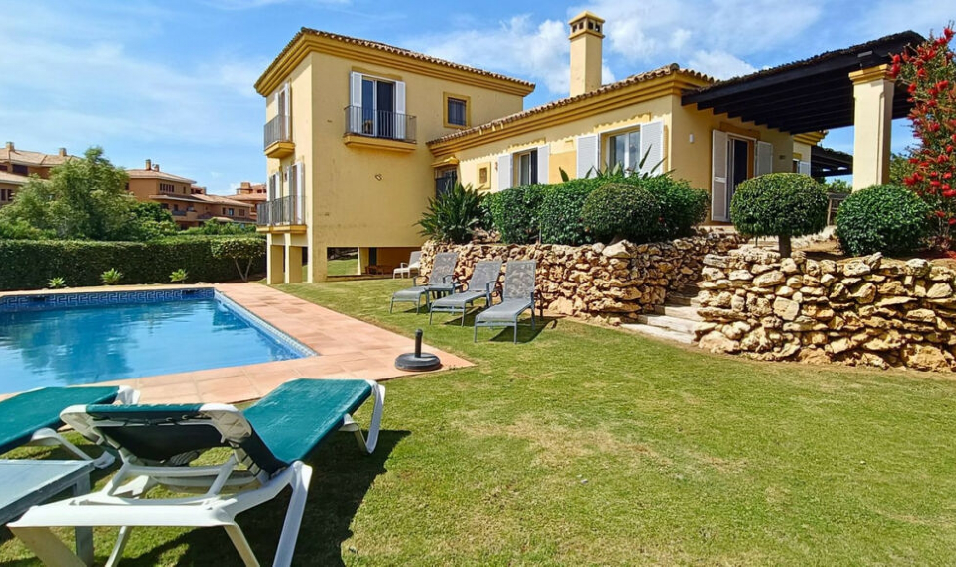 Resale - House -
Sotogrande Alto