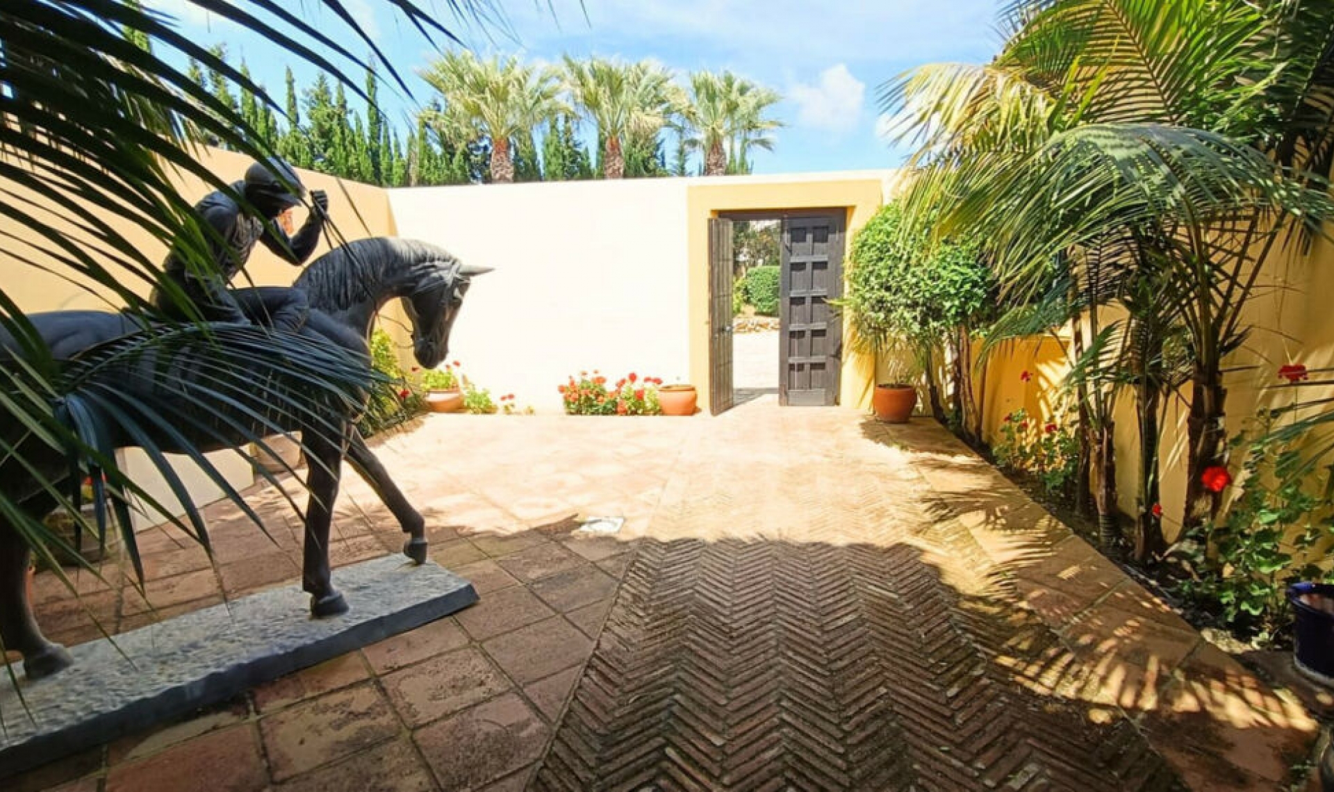 Resale - House -
Sotogrande Alto