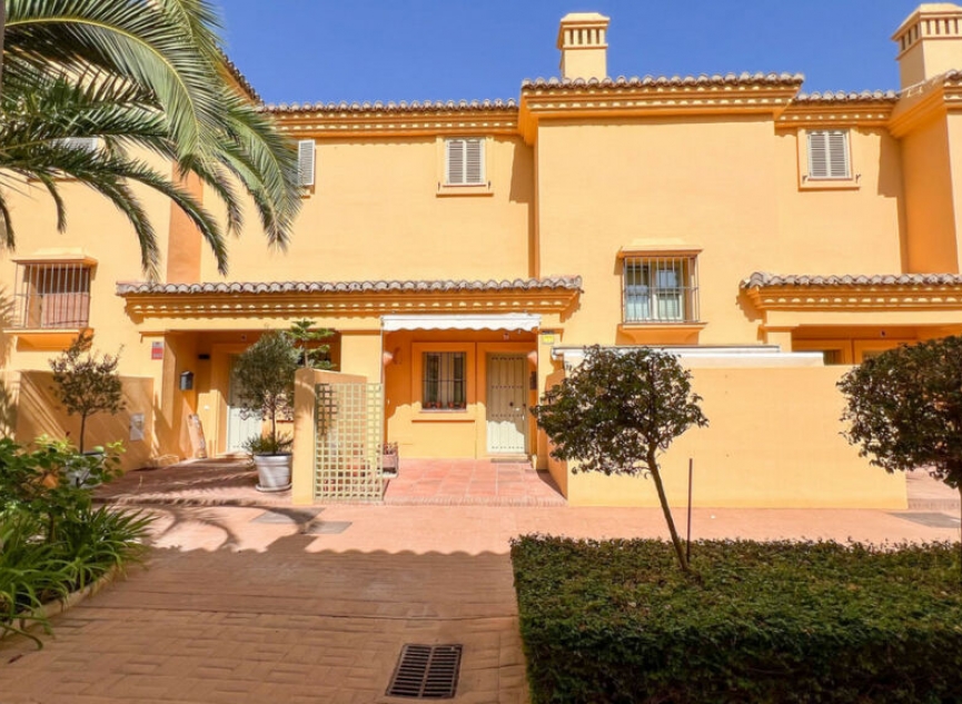 Resale - House -
Sotogrande Alto