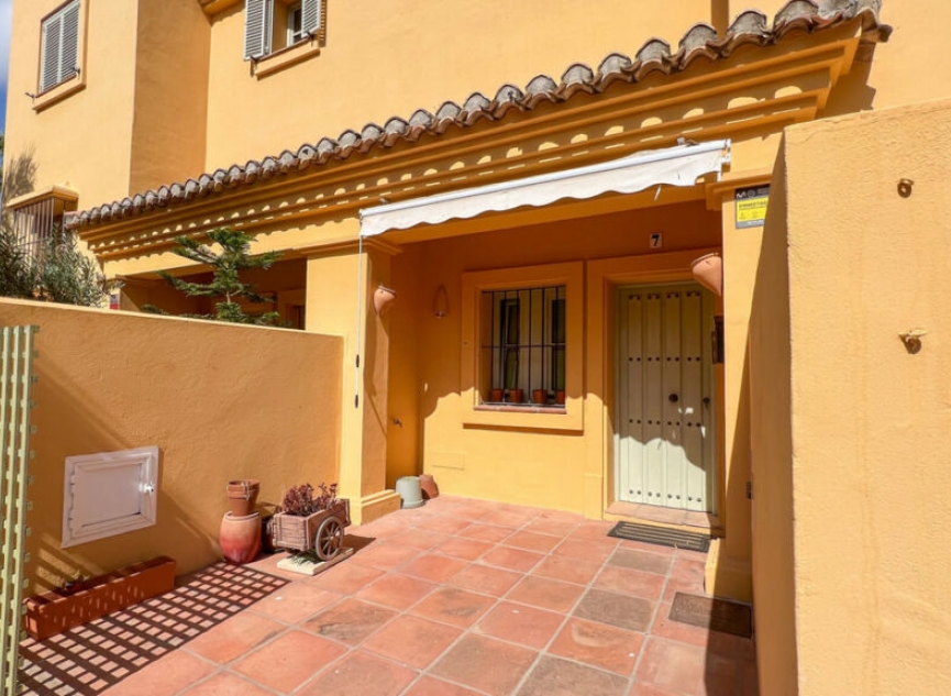 Resale - House -
Sotogrande Alto