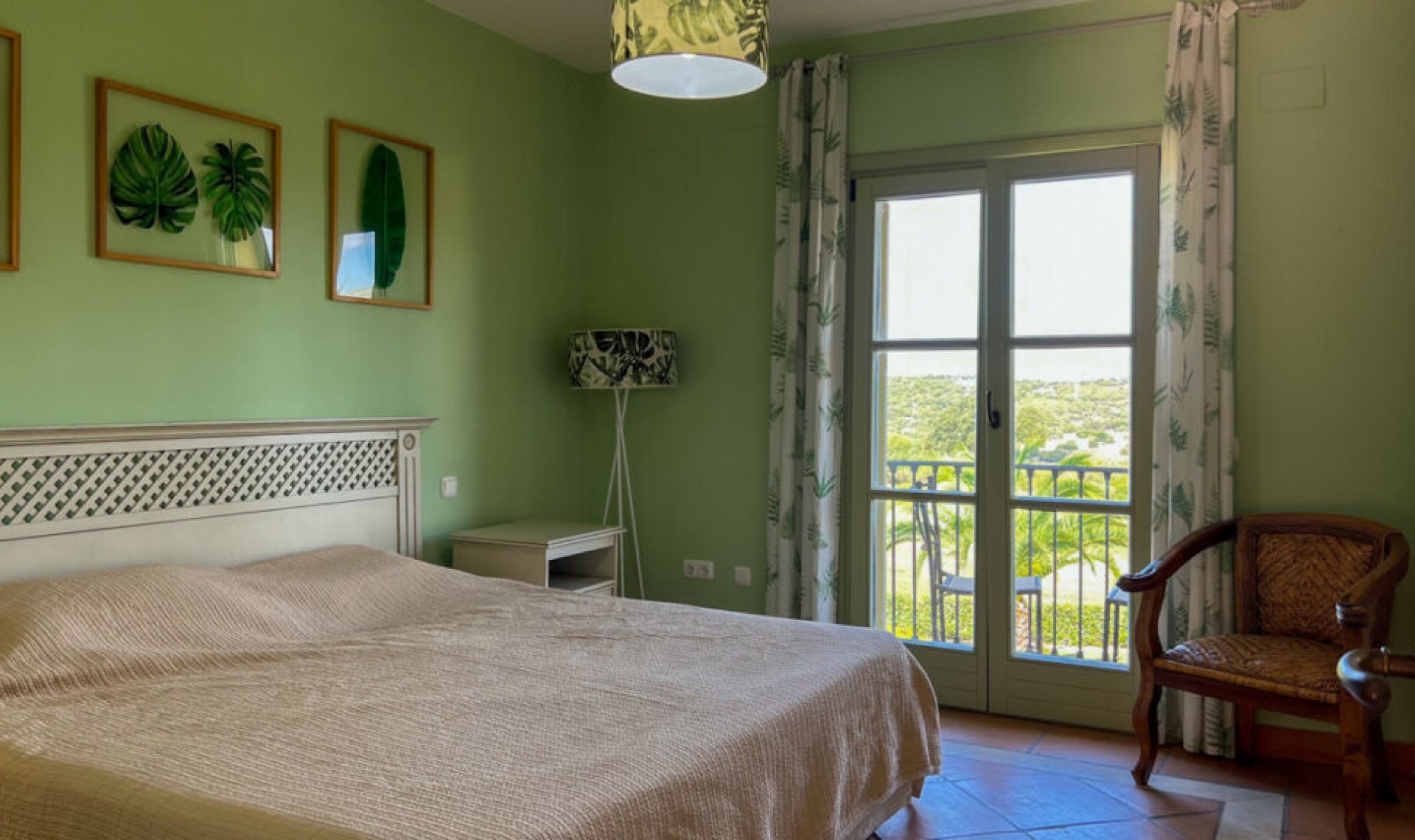 Resale - House -
Sotogrande Alto