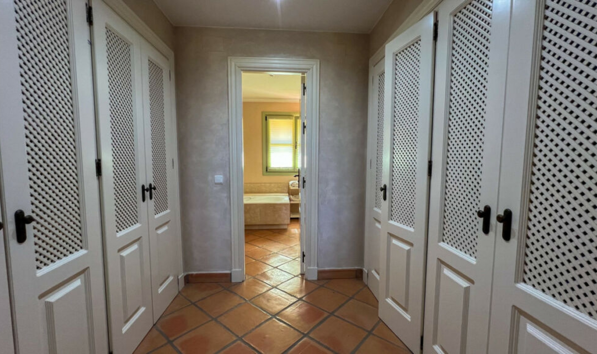 Resale - House -
Sotogrande Alto