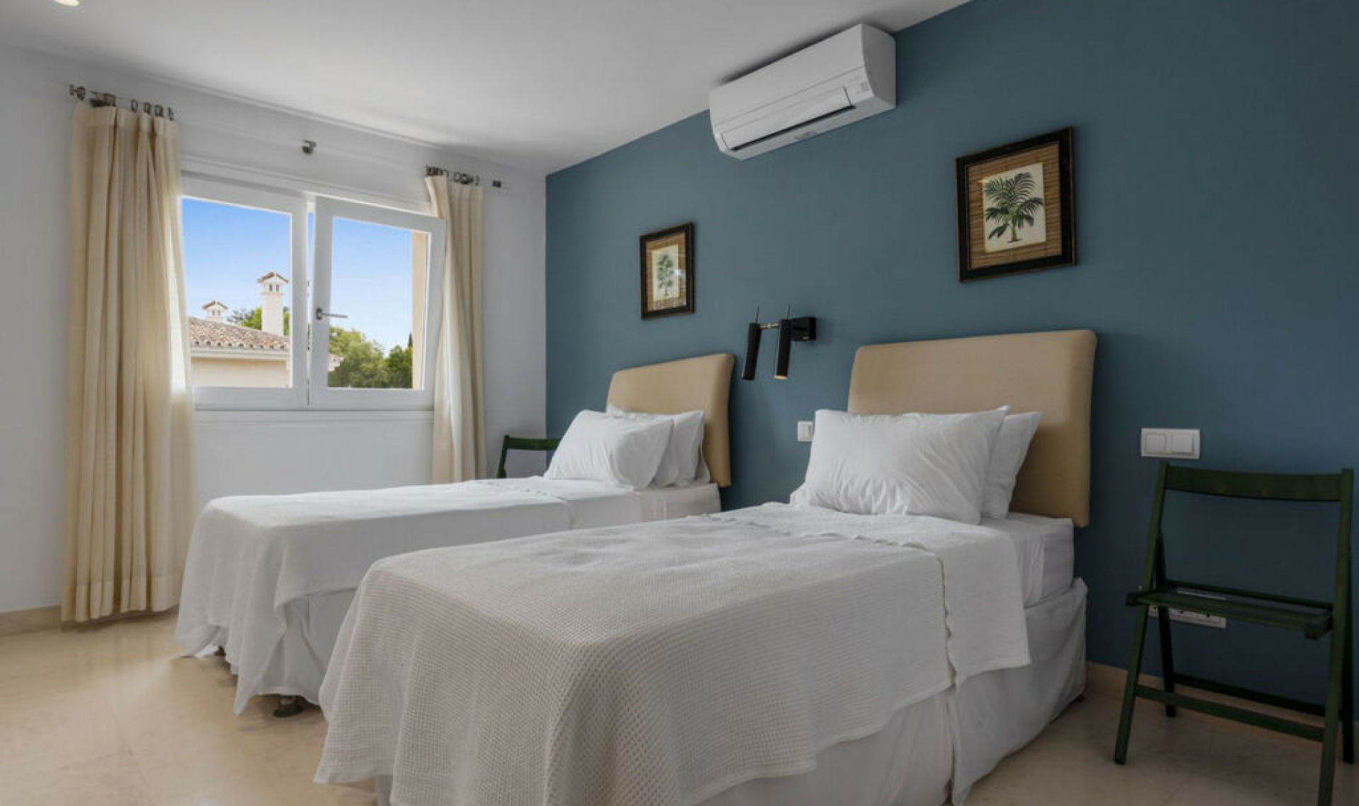 Resale - House -
Sotogrande Costa