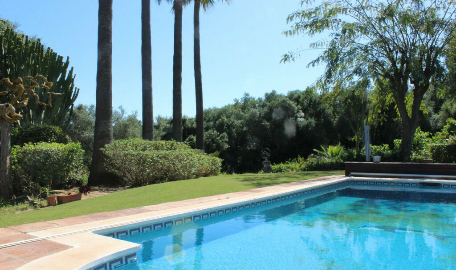 Resale - House -
Sotogrande Costa