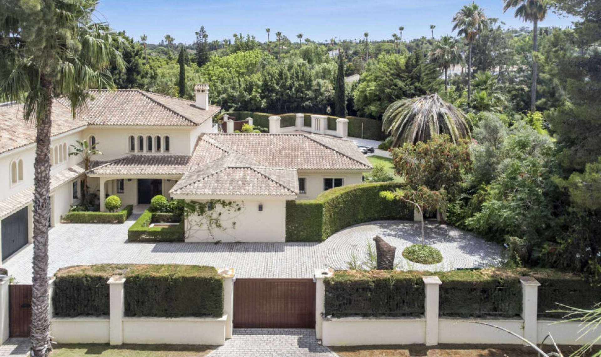 Resale - House -
Sotogrande Costa