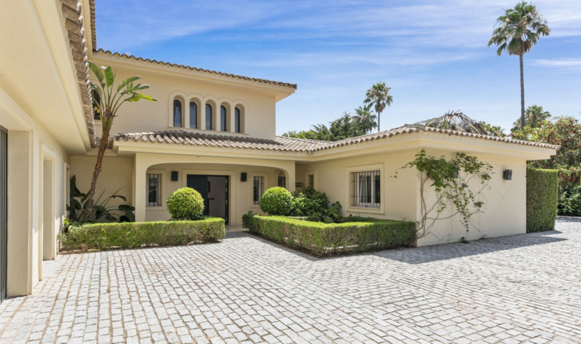 Resale - House -
Sotogrande Costa