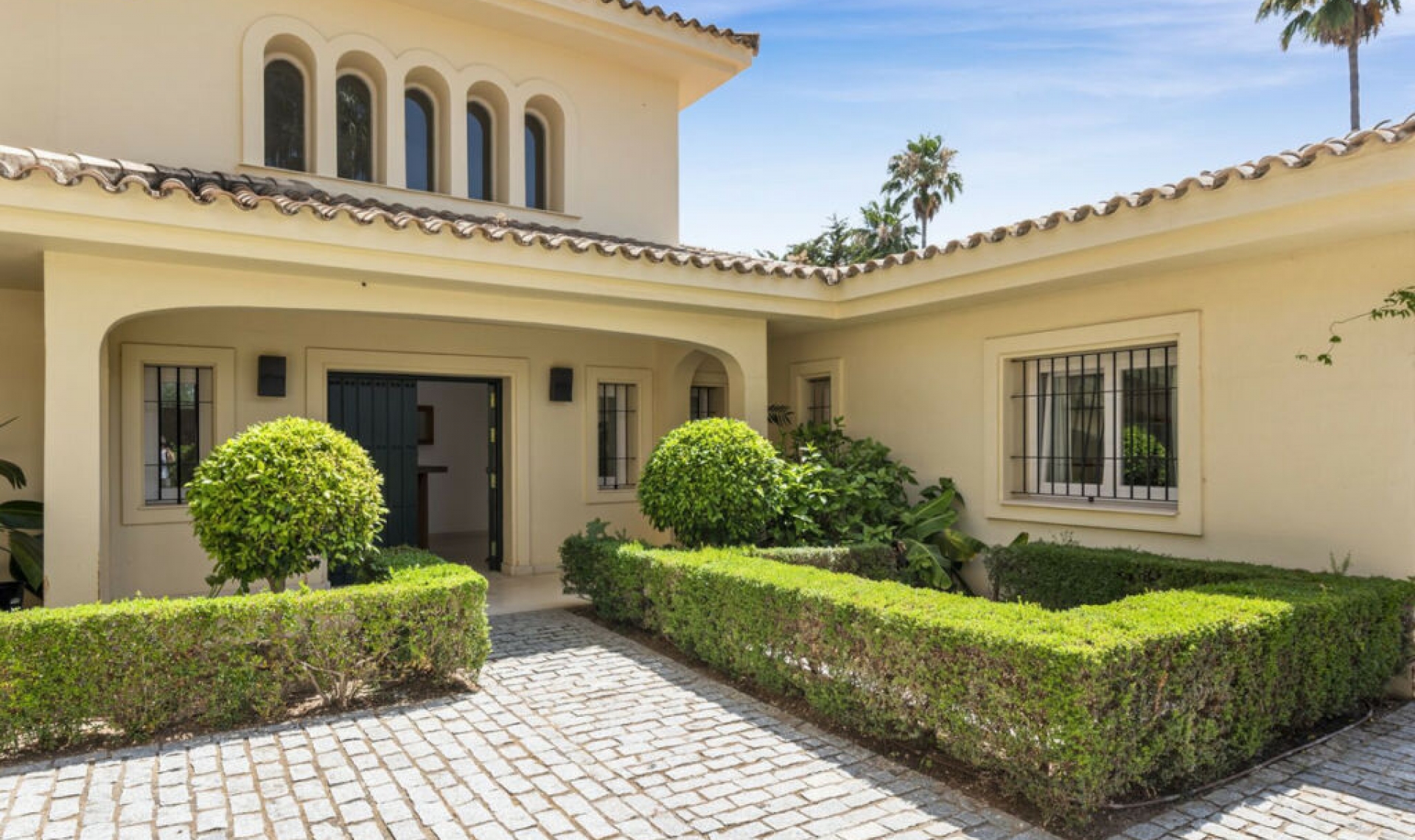 Resale - House -
Sotogrande Costa