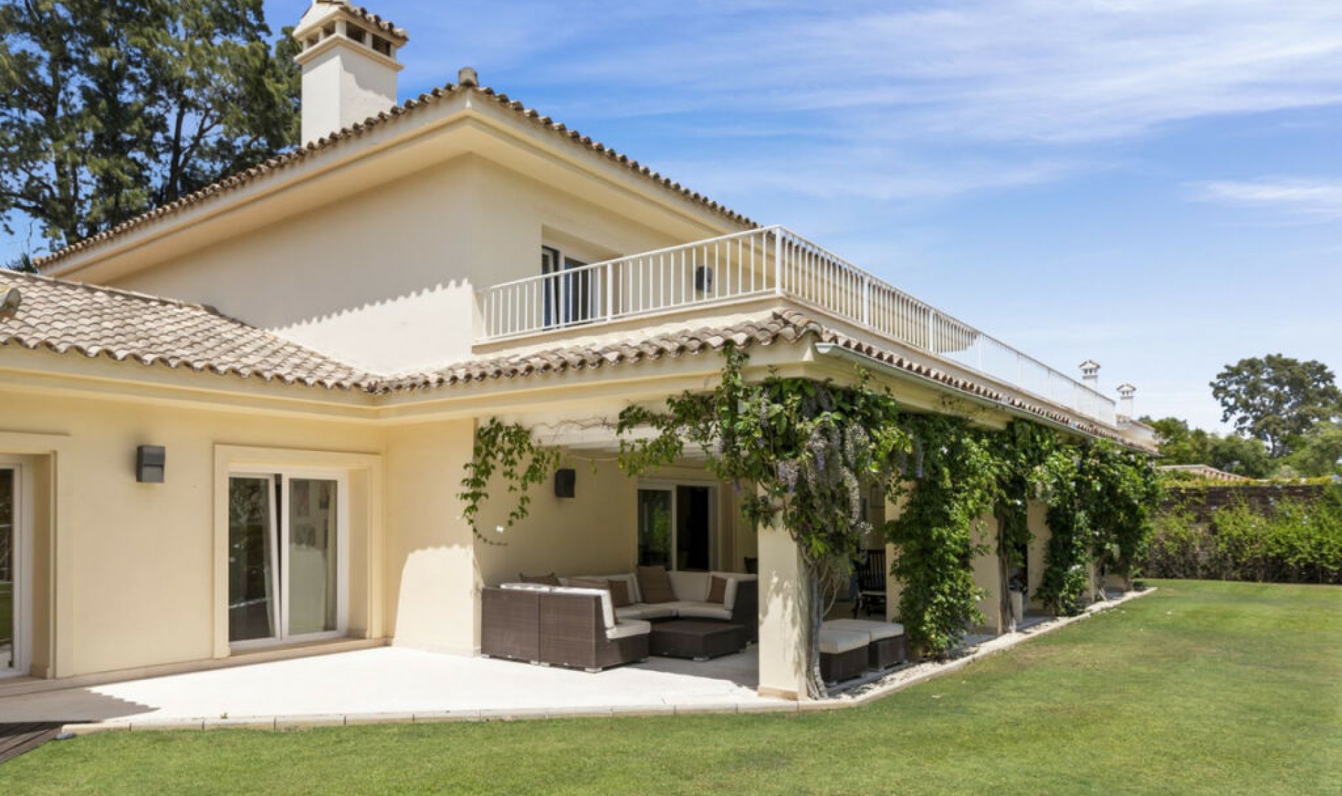 Resale - House -
Sotogrande Costa