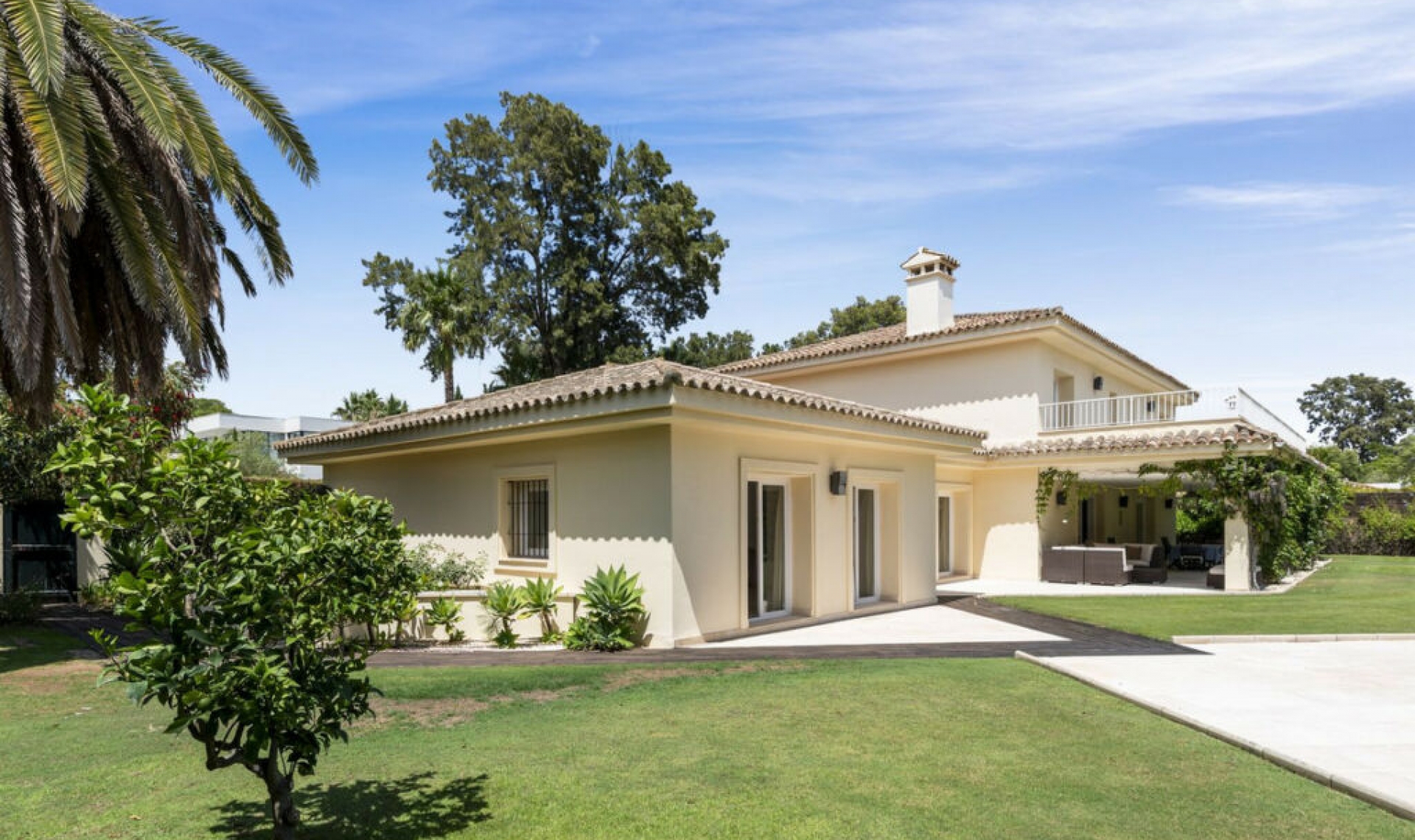 Resale - House -
Sotogrande Costa