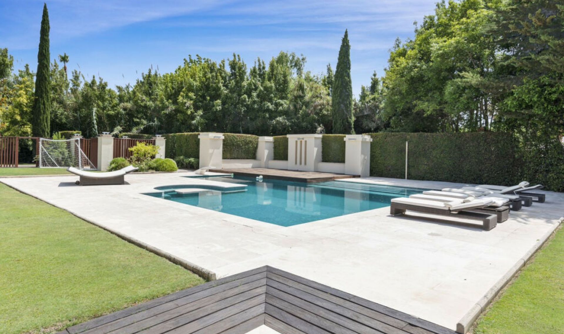 Resale - House -
Sotogrande Costa