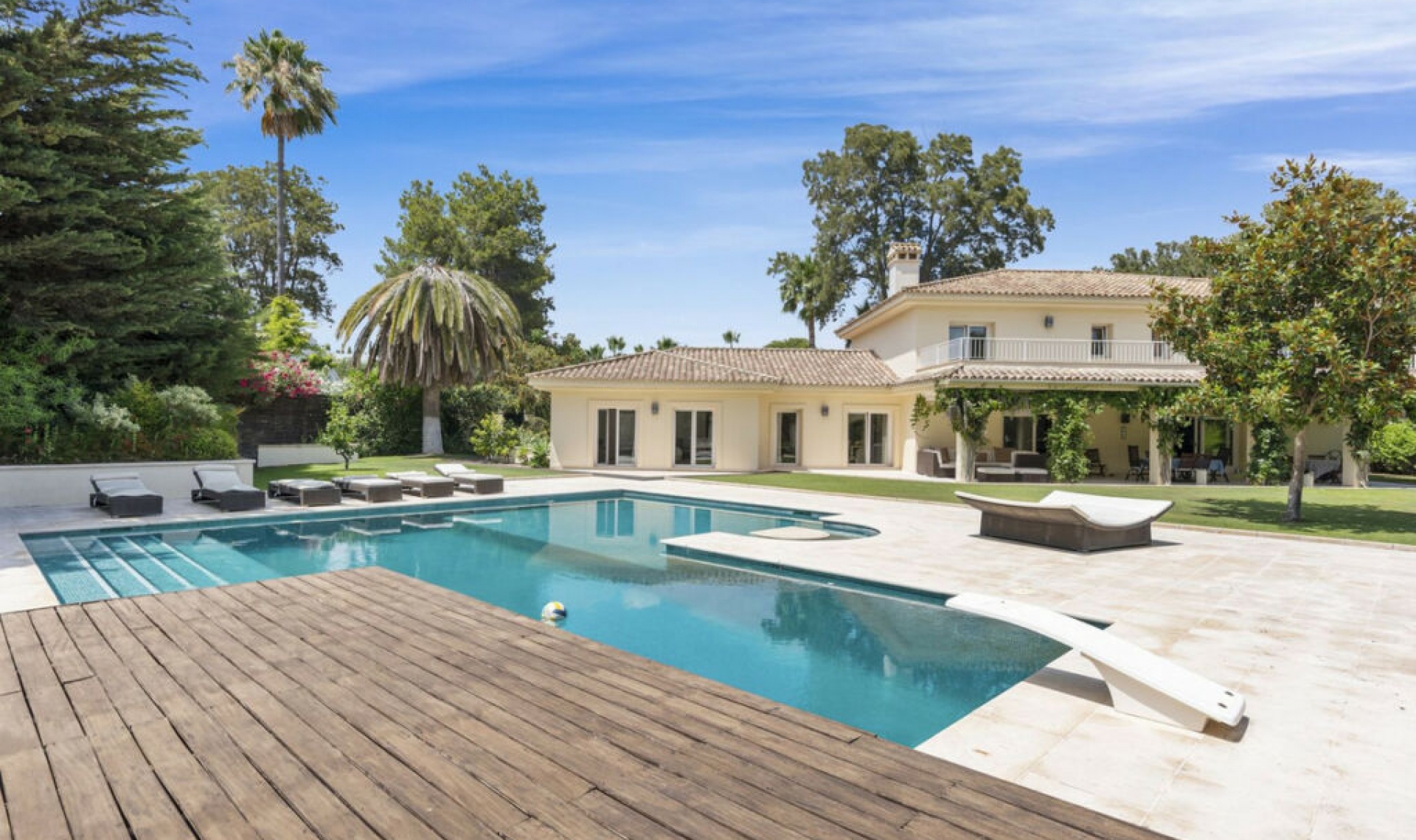 Resale - House -
Sotogrande Costa