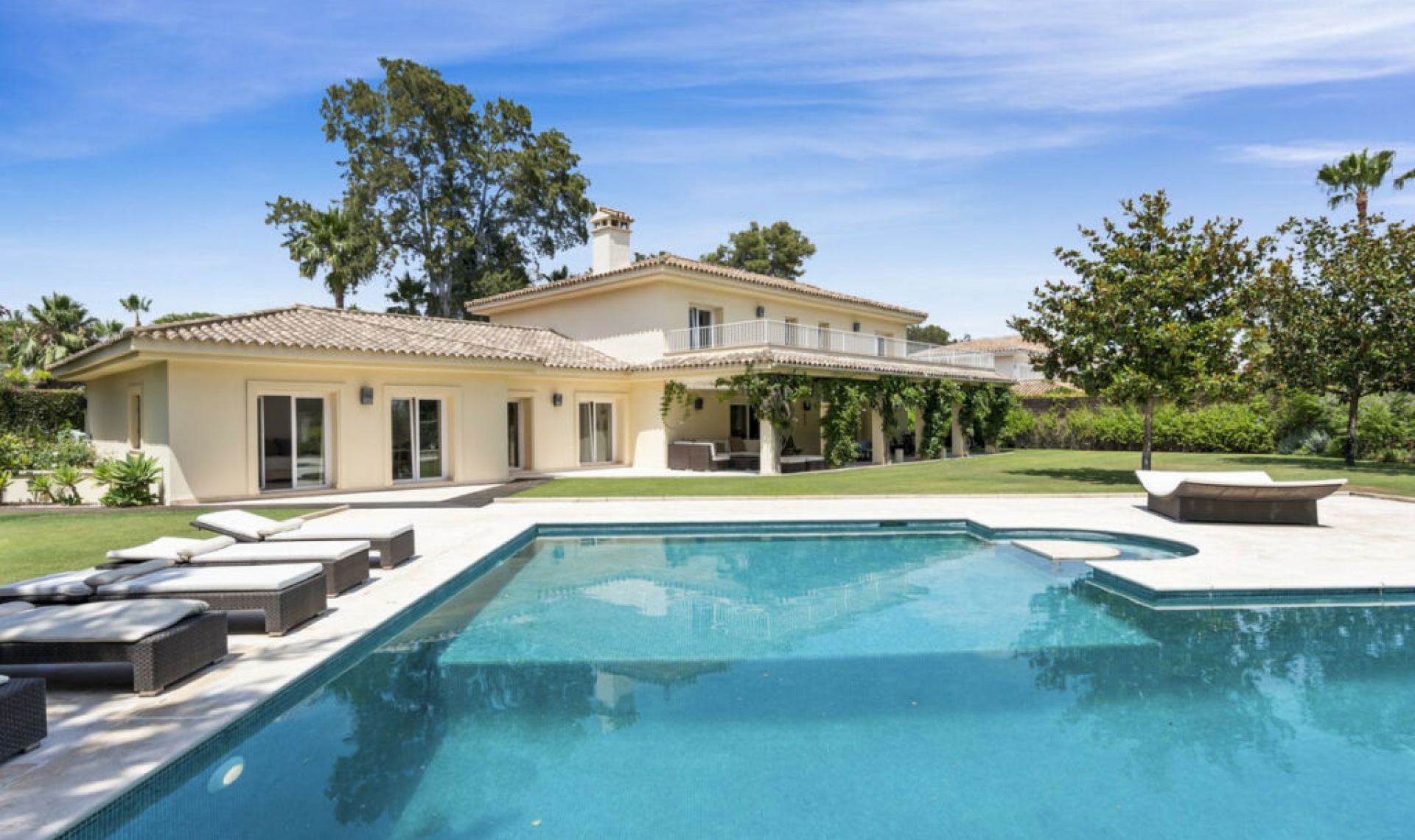 Resale - House -
Sotogrande Costa