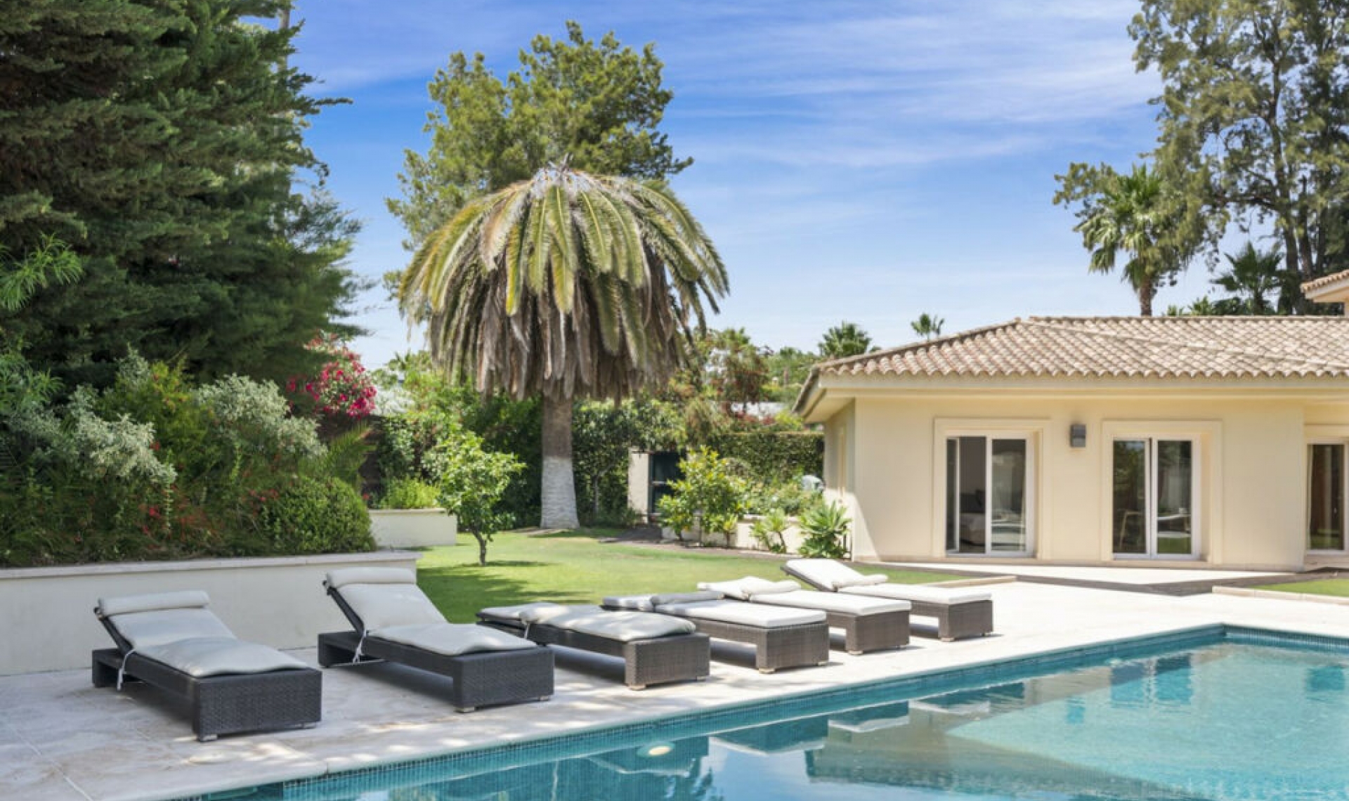 Resale - House -
Sotogrande Costa